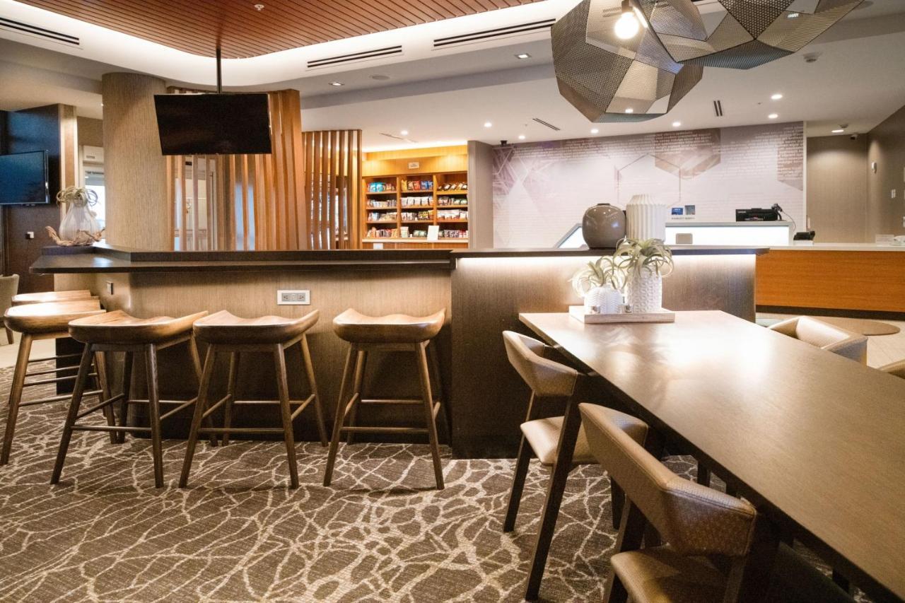 Springhill Suites By Marriott Kenosha Bagian luar foto