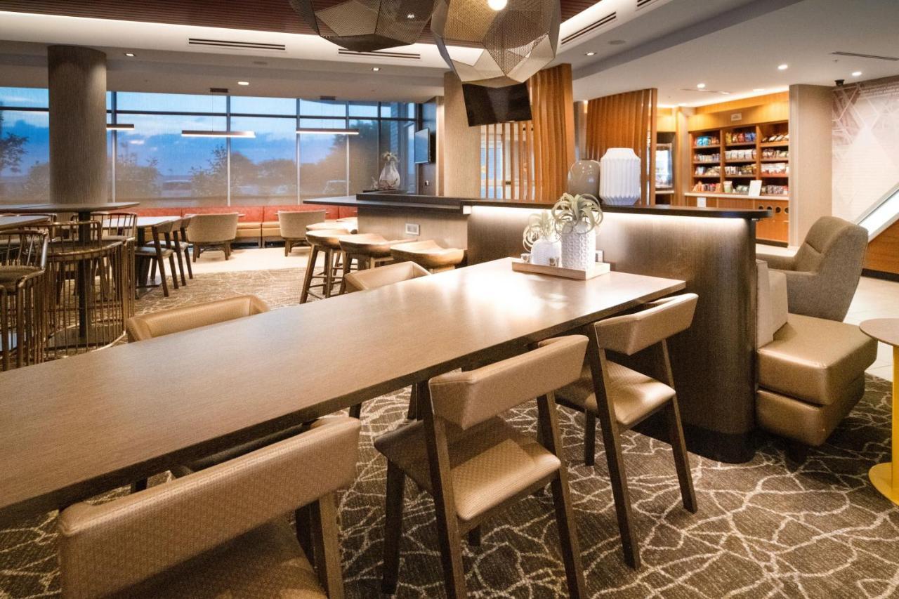 Springhill Suites By Marriott Kenosha Bagian luar foto