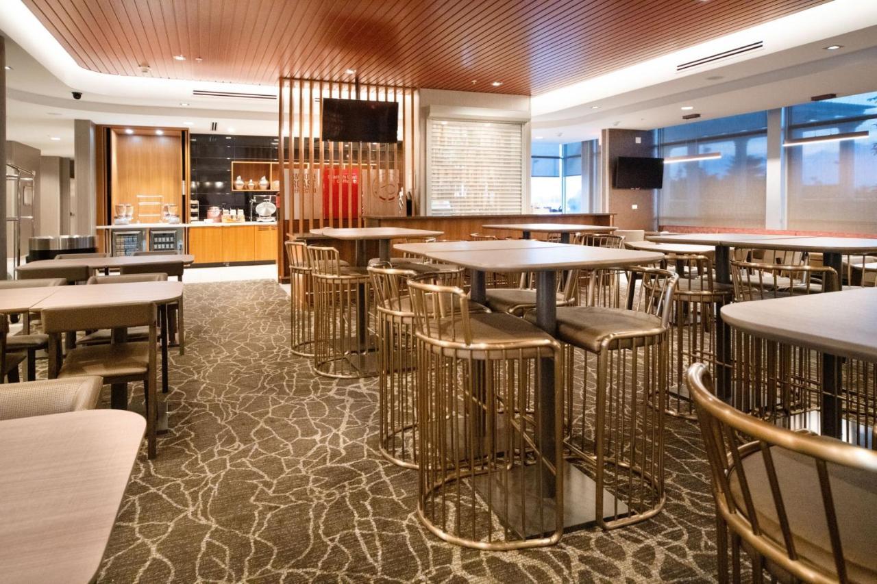 Springhill Suites By Marriott Kenosha Bagian luar foto