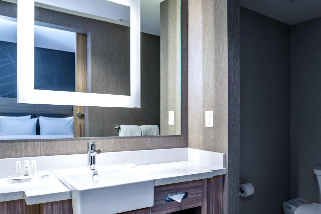 Springhill Suites By Marriott Kenosha Bagian luar foto