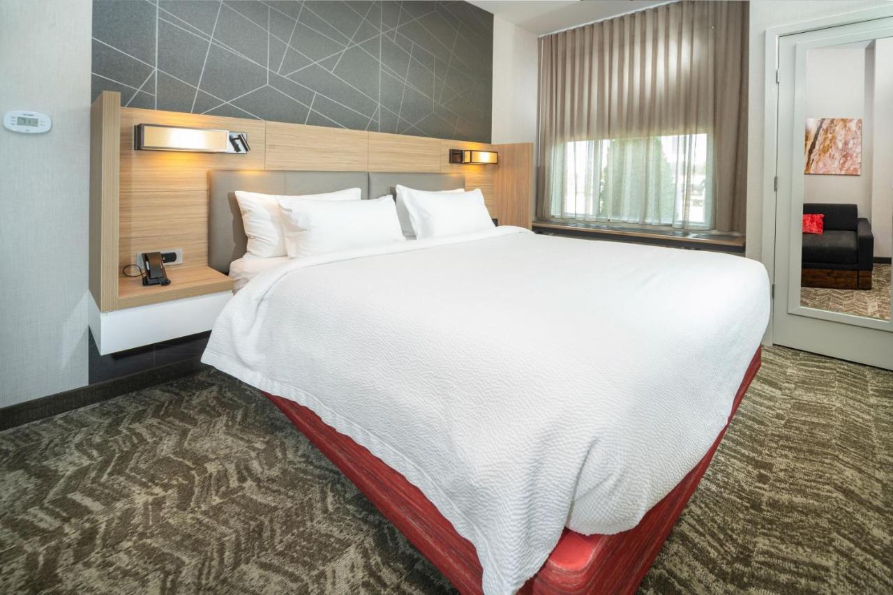 Springhill Suites By Marriott Kenosha Bagian luar foto