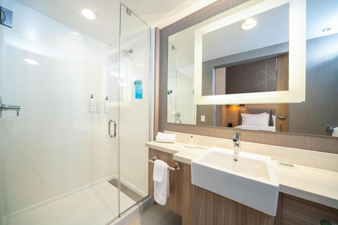Springhill Suites By Marriott Kenosha Bagian luar foto