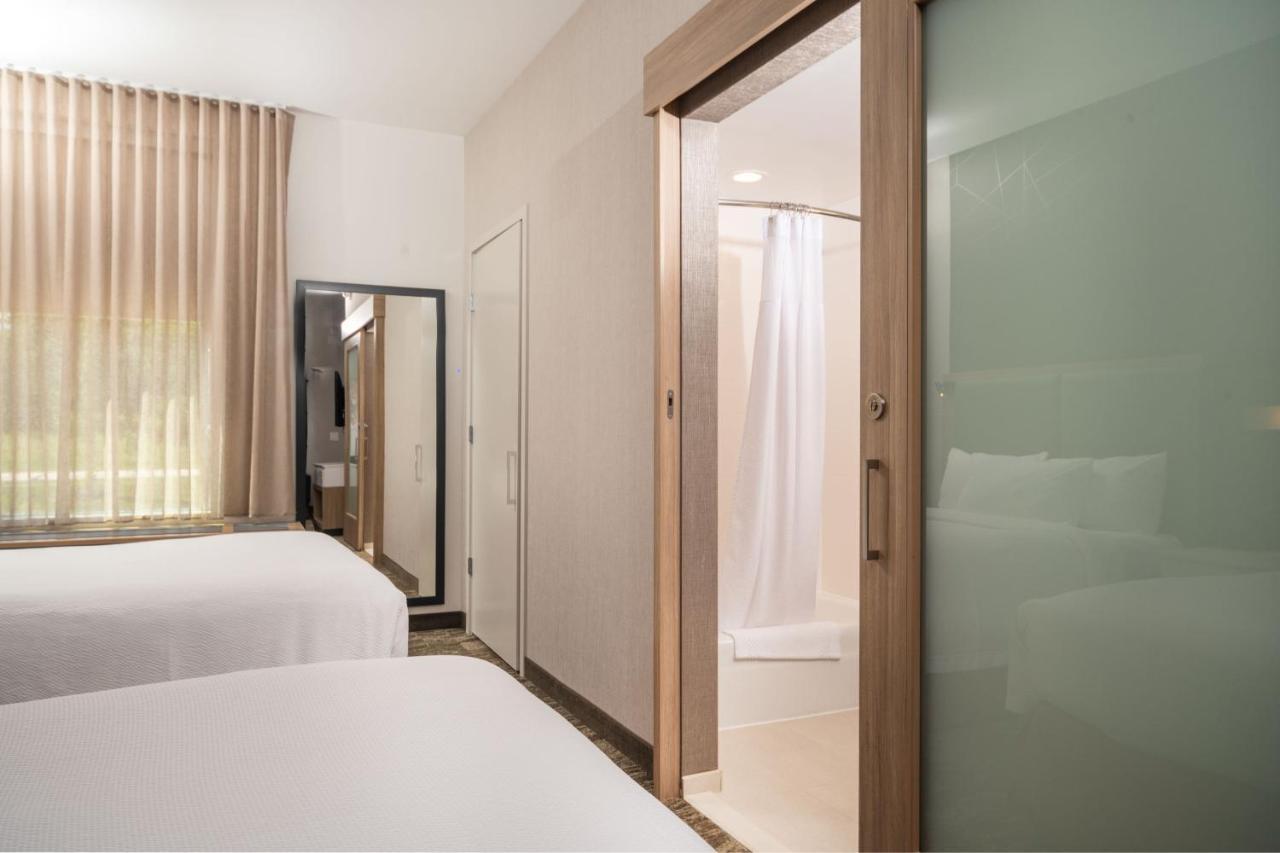 Springhill Suites By Marriott Kenosha Bagian luar foto
