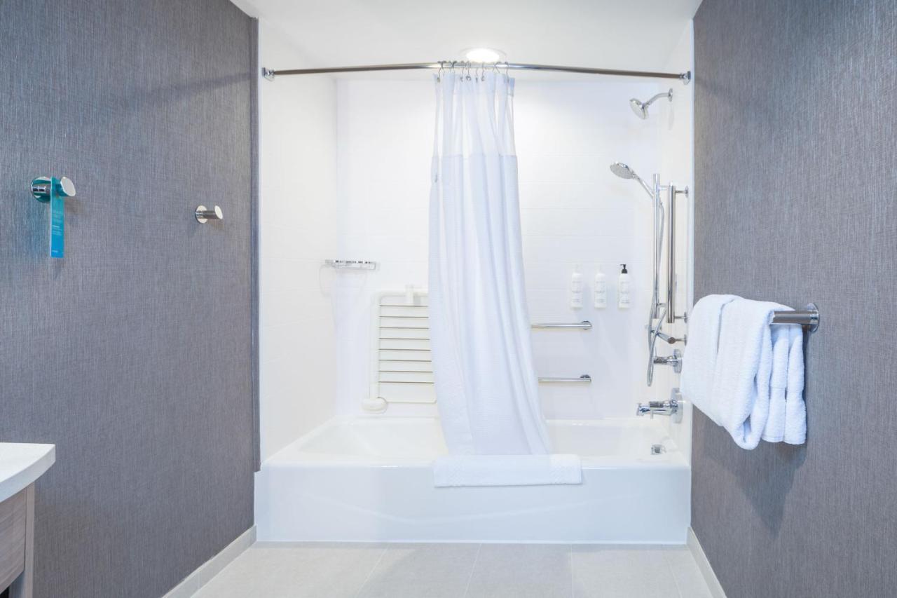 Springhill Suites By Marriott Kenosha Bagian luar foto