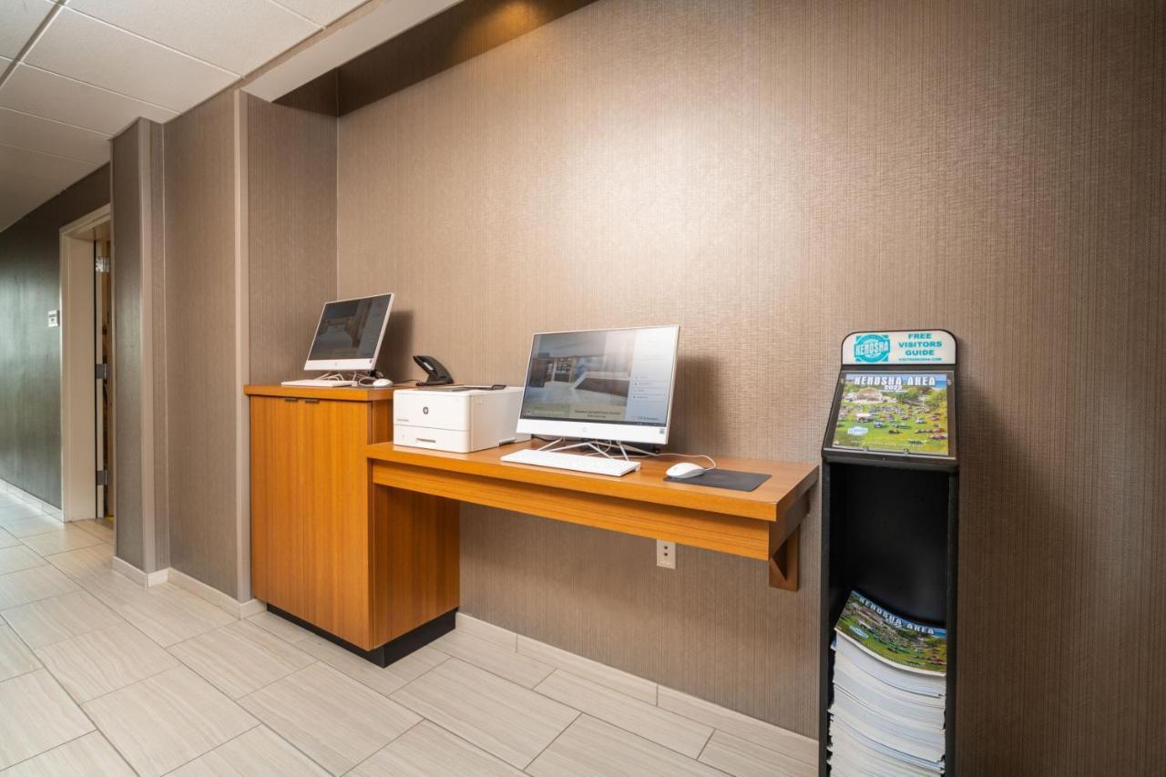 Springhill Suites By Marriott Kenosha Bagian luar foto